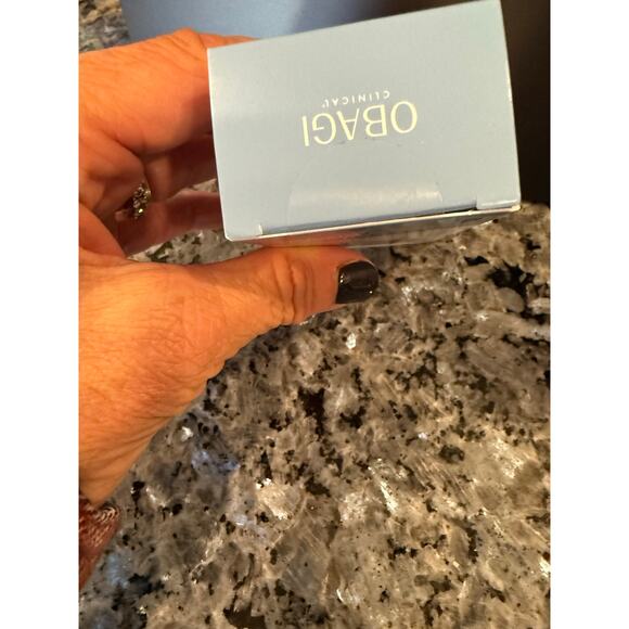 Obagi clinical vitamin c + Arbutin brightening serum 1 oz - Picture 2 of 5